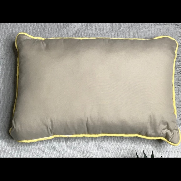 🎉 3 FOR 1 MADISON PARK PILLOWS 🎉 - Picture 6 of 6